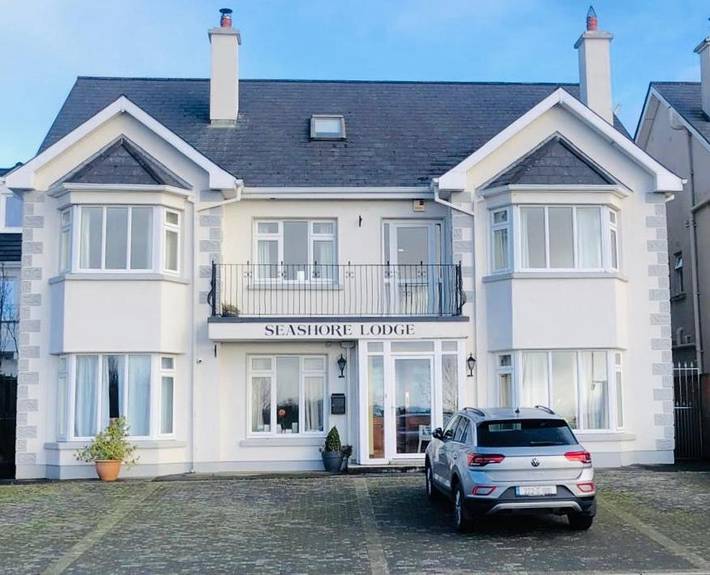 BnB für 3 Personen, mit Terrasse und Garten in County Galway