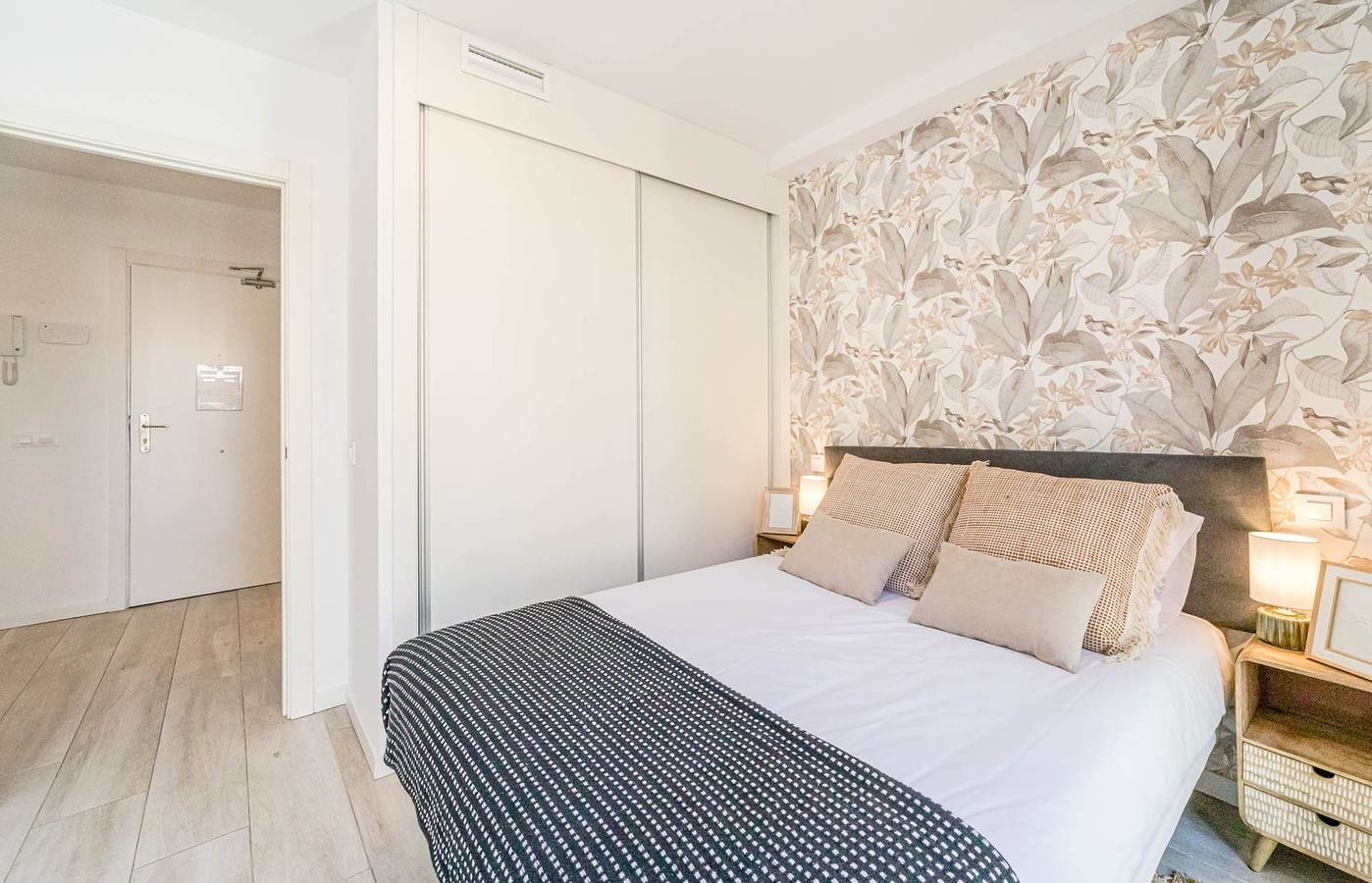 Apartamento entero, Housing Ribera de Curtidores Iii by Sharing Co in Centro (Madrid), Madrid