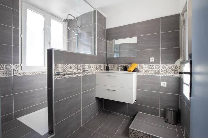 Entire apartment, Magnifique Duplex Situé en Plein Cœur de Ville - Idéal Seul ou Couple - Wifi in Carpentras, Parc naturel régional du Mont-Ventoux