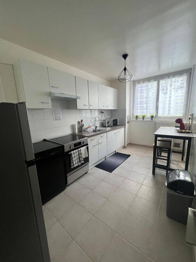 Appartement entier, Two-Bedroom Apartment in Méry-sur-Oise, Val-d'Oise