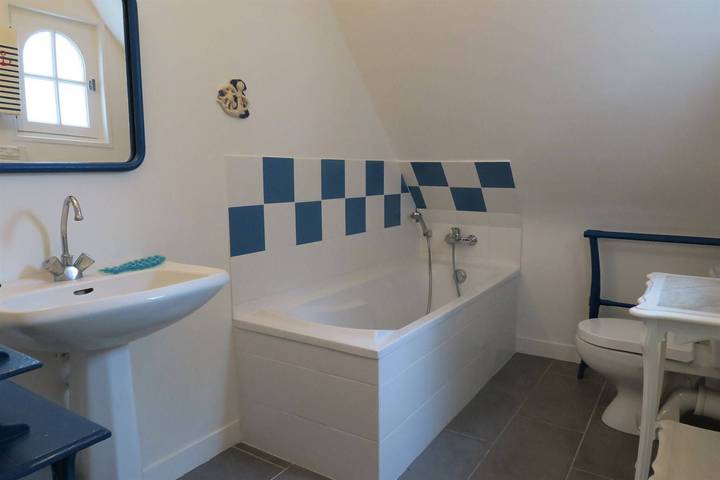 Appartement entier, Appartement à 350m plage du Coz-Pors avec jardin, au cœur de Tregastel in Coz-Pors, Trégastel
