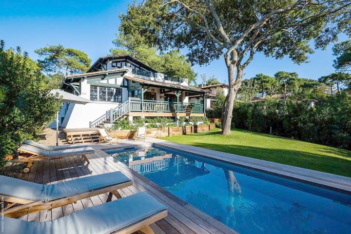 Chambre d’hôte pour 2 personnes, avec Terrasse et Jardin ainsi que Piscine et Vue