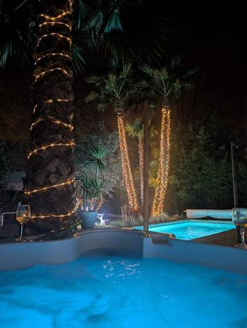 Location de vacances pour 9 personnes, avec jacuzzi et jardin ainsi que piscine et sauna à Langlade