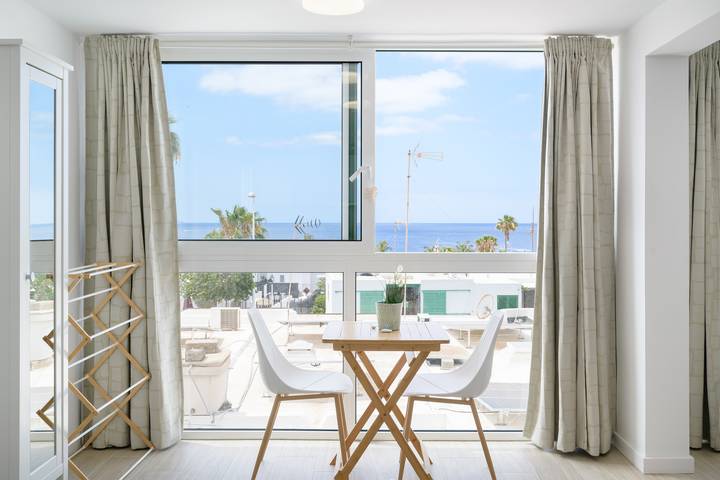 Apartment for 4 people, with ocean view in Puerto del Carmen Old Town