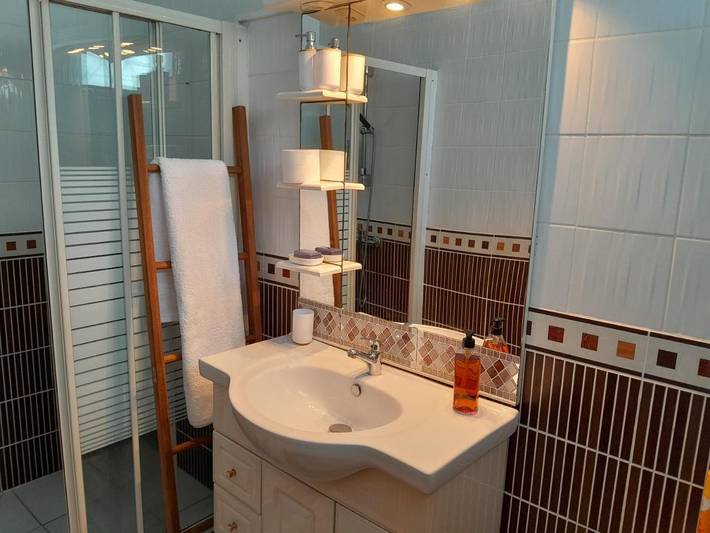 Gîte pour 2 personnes, avec piscine ainsi que jardin et terrasse dans Guyane française - 2