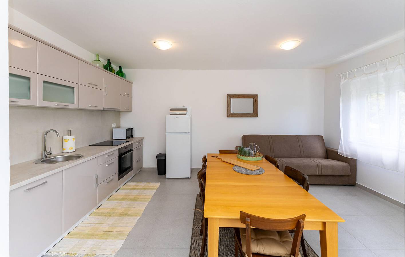 Gemütliche 1-Zimmer-Wohnung mit Pool in Strandnähe und hervorragender Ausstattung in Sukosan, Zadar