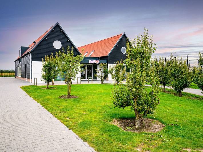 Ferienhaus für 4 Personen, mit Terrasse und Garten in Oostkapelle