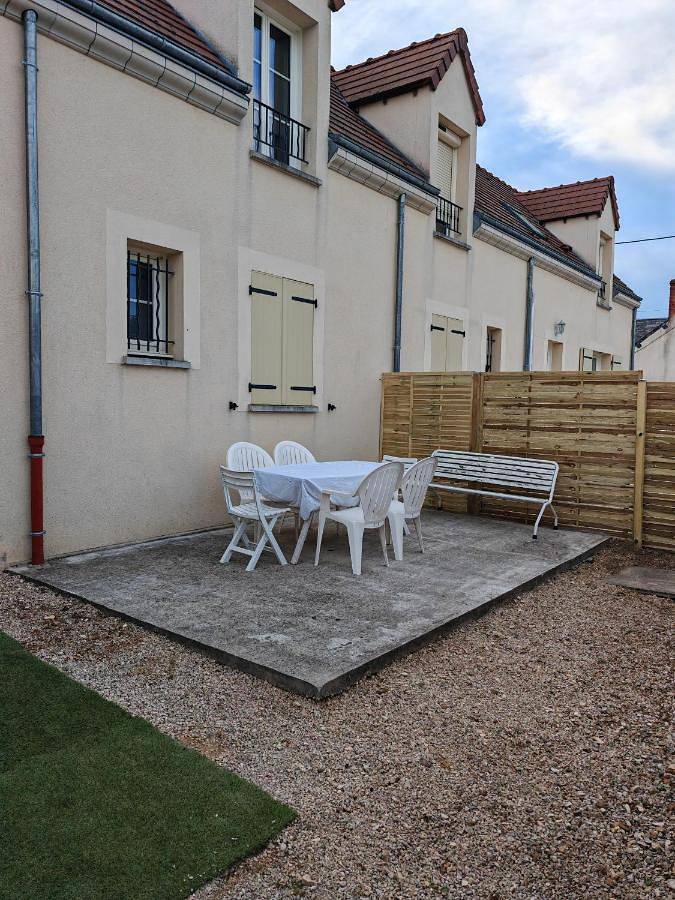 Location de vacances pour 14 personnes, avec jardin à Sully-sur-Loire