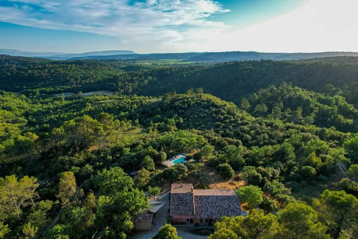 Casa de vacaciones para 16 personas, con vistas además de piscina y jardín - 1