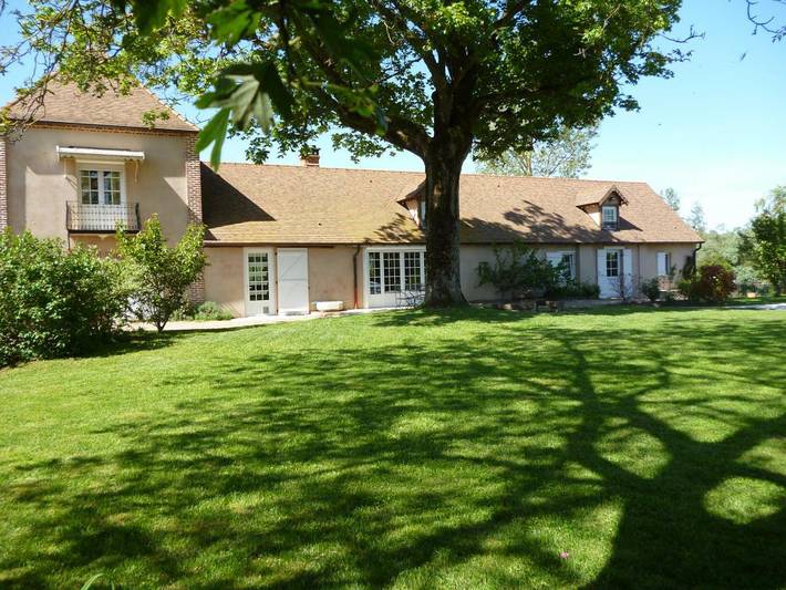 Gîte für 10 Personen, mit Terrasse und Pool sowie Garten, mit Haustier in Burgund - 2