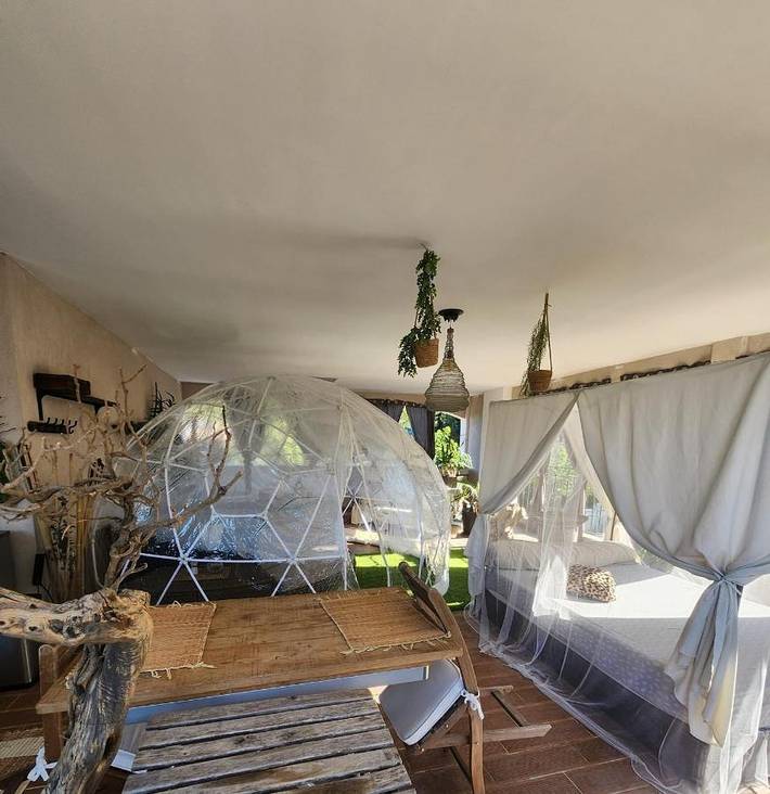 Cottage pour 2 personnes, avec jardin et terrasse ainsi que jacuzzi et piscine à Flassans-sur-Issole
