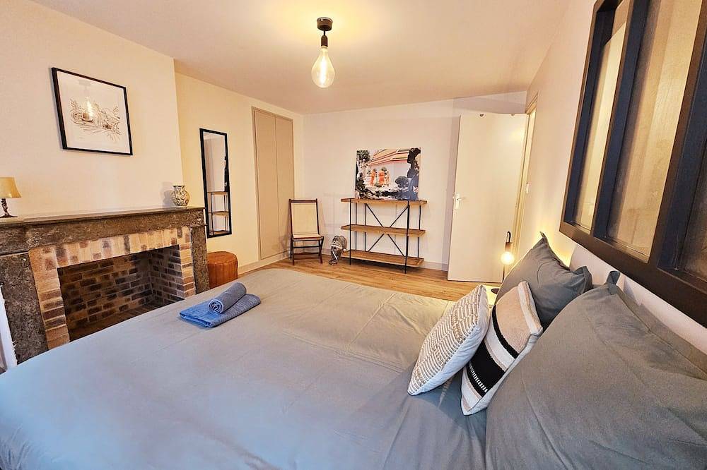 Casa-Ciudad-Baño en la habitacion in Angulema, Charente