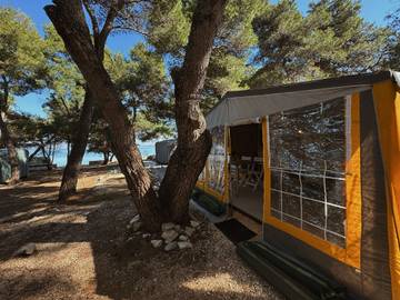 Blockhütte für 4 Personen, mit Ausblick und Meerblick in Kroatien