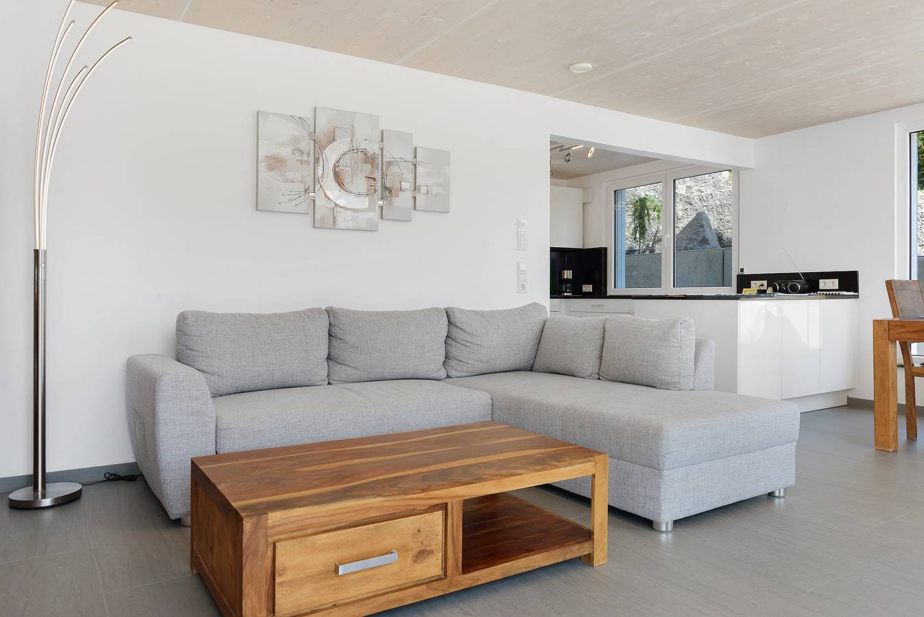 Ganze Wohnung, Ferienwohnung Paul mit Bergblick, gemeinsamer Terrasse und Wi-Fi in Stockach, Landkreis Konstanz