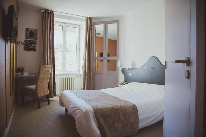 Hôtel pour 2 personnes, animaux acceptés à Yssingeaux - 4