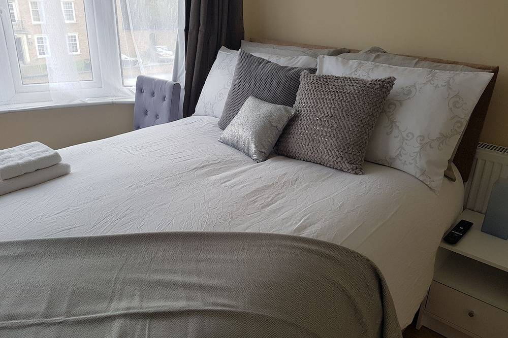 Double-Premium-Sdb privée avec douche-Vue sur Rue-Room 4 in Londres, Angleterre du Sud-Est