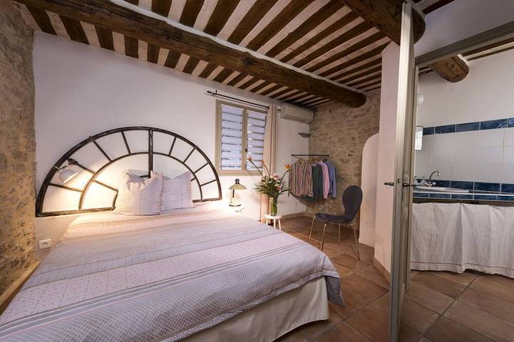 Gîte pour 8 personnes, avec Terrasse ainsi que Jardin et Piscine à Le Beaucet - 4