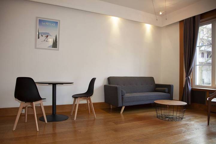 Appartement entier, Studio avec vue sur fontaine des éléphants in Chambéry, Région de Chambéry