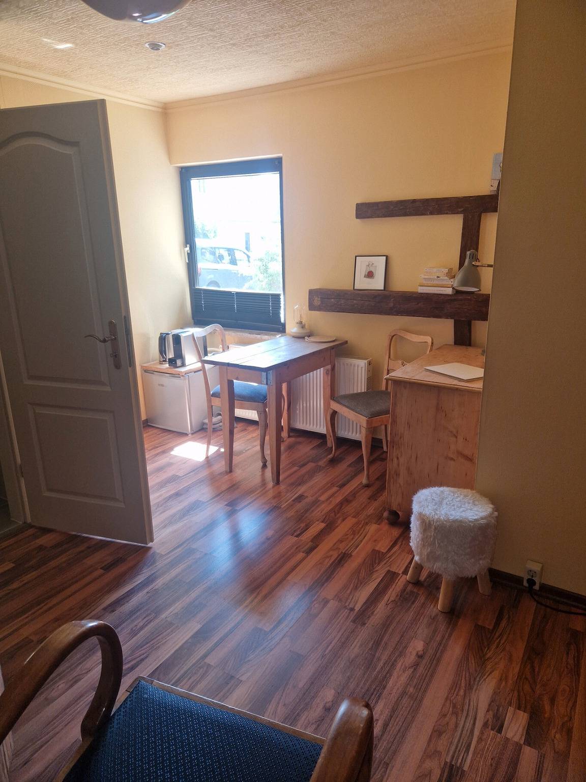 Casa de huéspedes 'Romantikzimmer in Striesen' con terraza compartida, jardín compartido y Wi-Fi in Blasewitz, Dresde