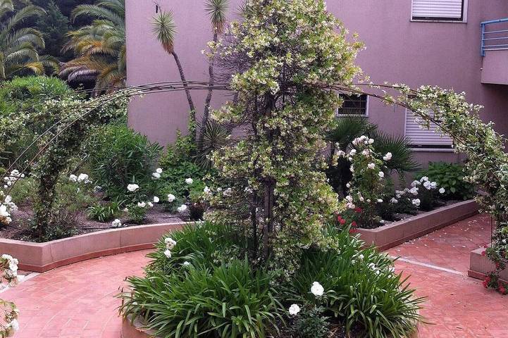 Appartamento intero, T2 air-conditioned apartment - terrace - secure residence - 4 min beach, shops in Cavalaire-sur-Mer, Costa mediterranea (Francia)
