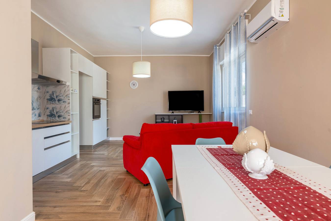 Apartamento entero, Apartamento 'A Casa Di Palma - 1' con terraza privada, Wi-Fi y aire acondicionado in Pulsano, Golfo de Tarento