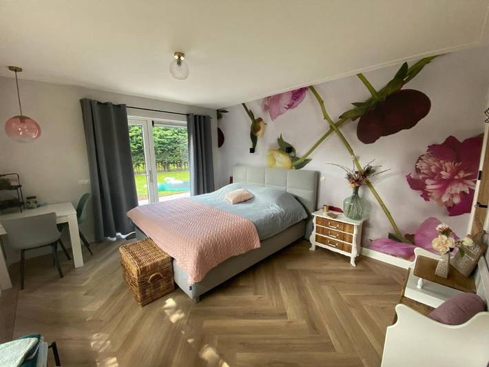 B&b voor 2 personen, with Terras and Tuin as well as Uitzicht in Leiderdorp