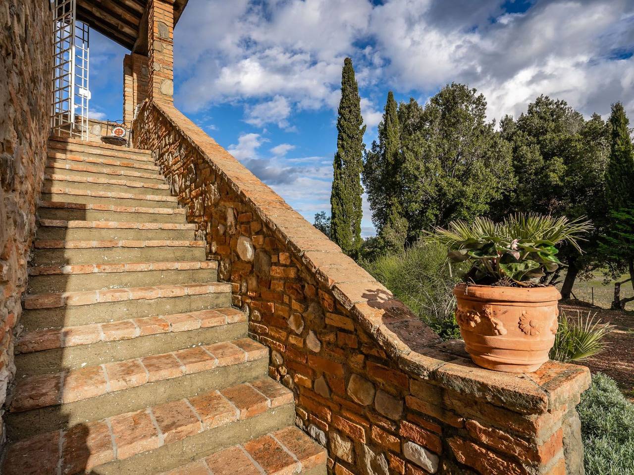 Ganze Wohnung, 'Riparossa' mit Pool in Chianni, Etruskische Küste