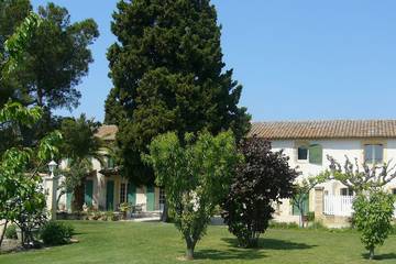 Gîte pour 6 personnes, avec terrasse et jardin à Roquemaure