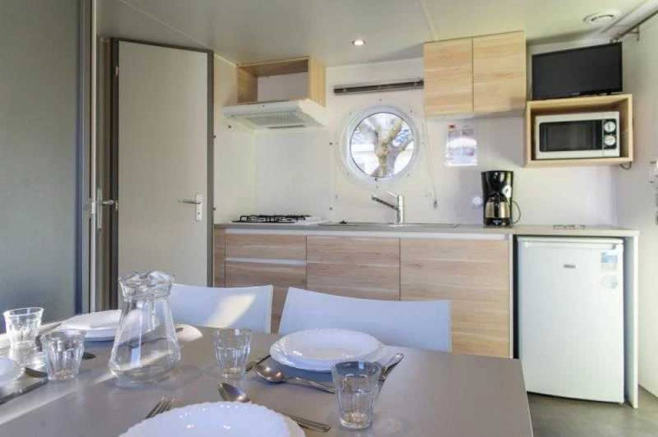 Zecamping 3* animé piscine chauffée mobil-home 22m2 in Arles-sur-Tech, Région de Céret