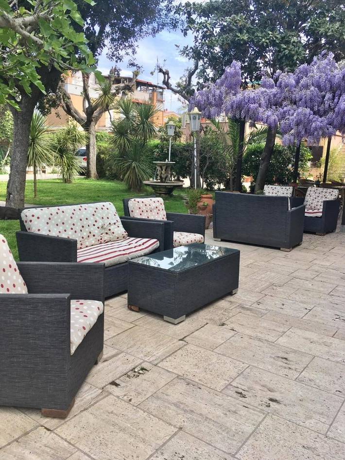 Hotel dla 2 osób, z taras i ogród w Anzio