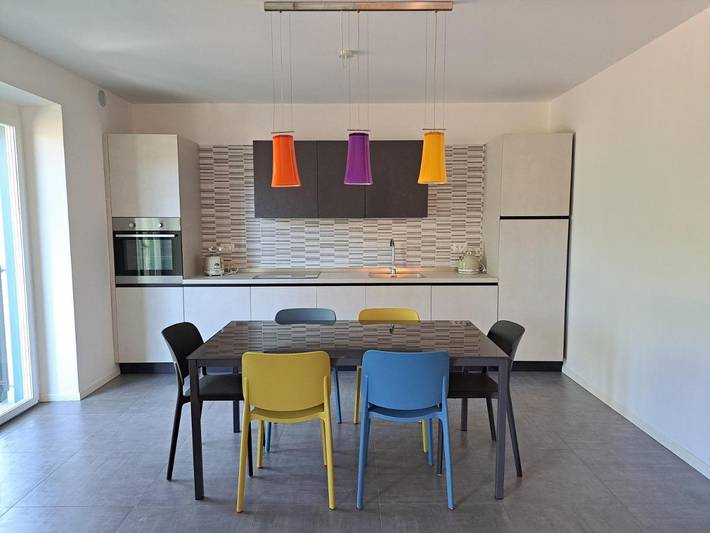 Ferienwohnung für 6 Personen, mit Balkon und Terrasse sowie Garten und Ausblick in Bezzecca