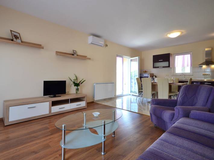 Ferienwohnung für 6 Personen, mit Garten und Terrasse in Sukosan - 3