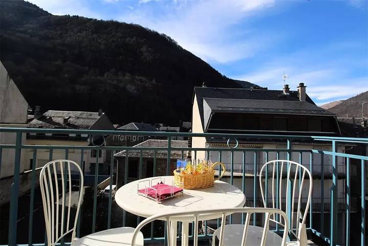 Gîte pour 7 personnes, avec balcon et vue dans Office de Tourisme de Saint Beat - 4