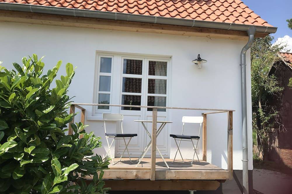 Weite, Ruhe, Gelassenheit - Erholung mit Blick auf historischen Gutshof in Lüchow, Lüneburger Heide