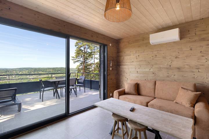 Lodge Spa Eden mit Blick auf die Höhen von Sarlat, Wi-Fi und Klimaanlage in Sarlat-la-Canéda, Périgord Noir