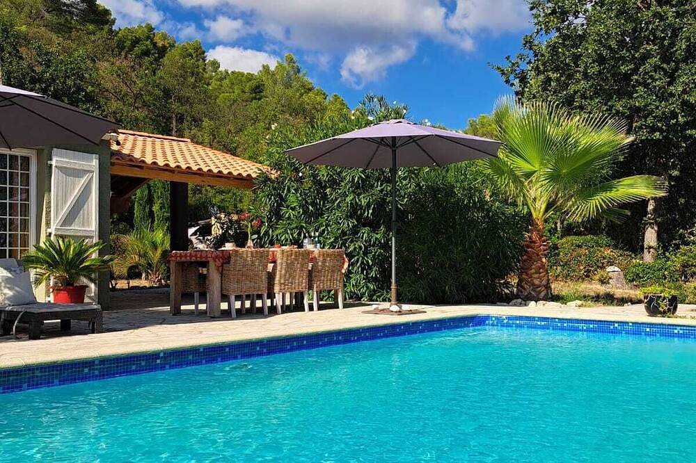 Fantastically located detached villa with private swimming pool for 8 people. in Callas, Draguignan region