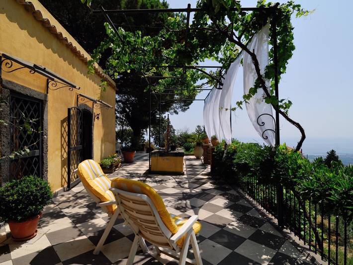 Agriturismo per 4 persone, con Terrazza e Giardino nonché Vista lago a Acireale