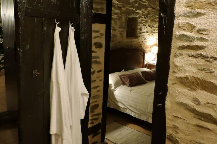 Gîte pour 4 personnes, avec jardin et piscine ainsi que terrasse et jacuzzi, animaux acceptés à Chalais (Aquitaine) - 3