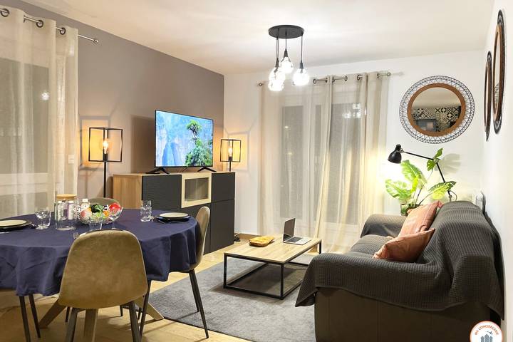 Ferienwohnung für 4 Personen, mit Balkon und Terrasse in Caen