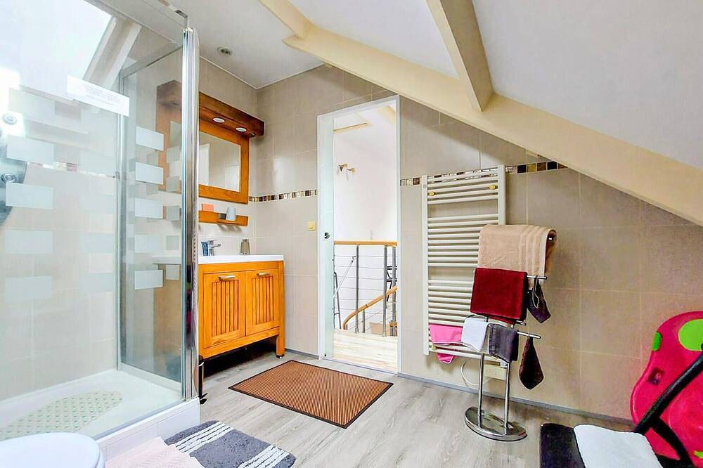 Nice home in Boissy le Châtel with swimming pool in Boissy-le-Châtel, Seine-et-Marne