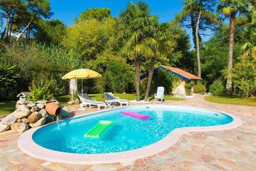 Villa pour 6 personnes, avec jardin ainsi que piscine et terrasse à Anglet