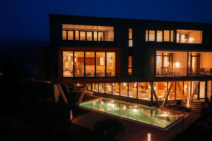 Hôtel pour 2 personnes, avec piscine ainsi que sauna et jardin, animaux acceptés