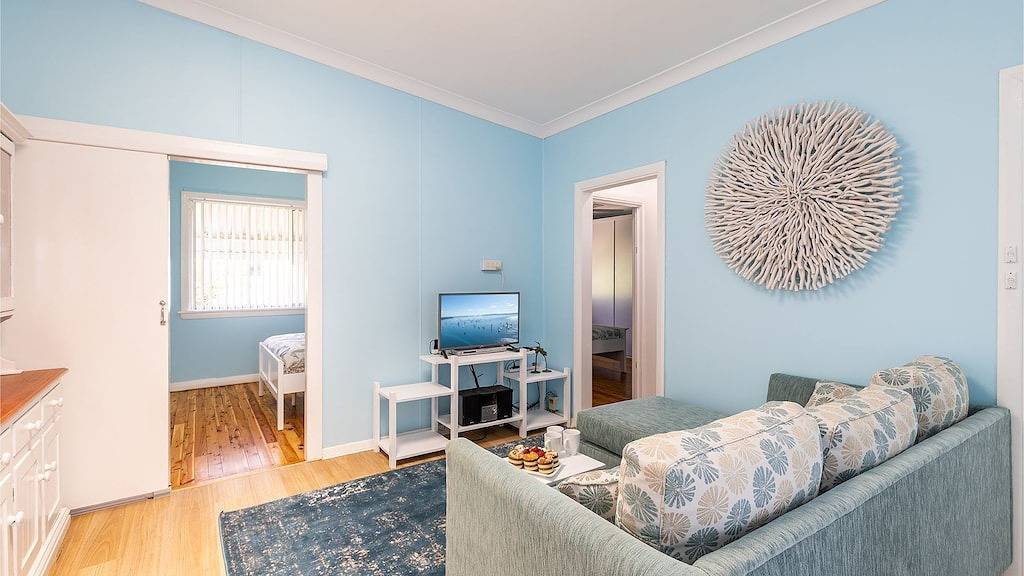 Golden Sands 2 Short Street, Air Con, Wifi, Beach View in Fingal Bay, Hunter Valley