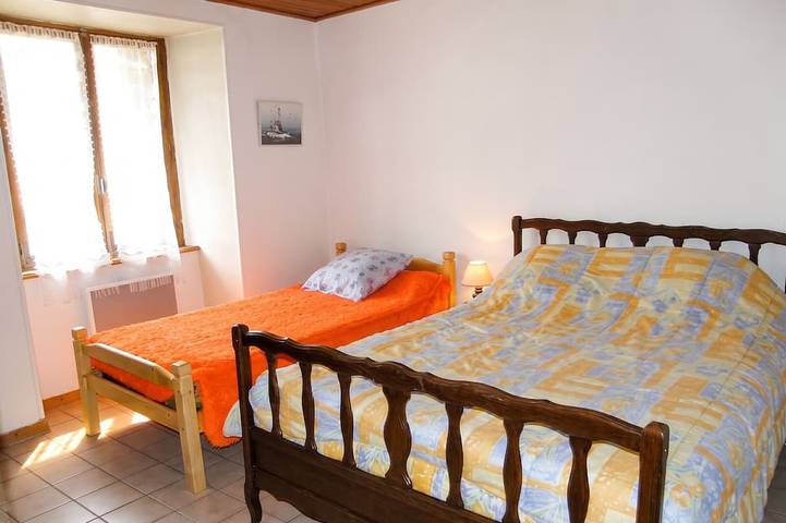 Location de vacances pour 5 personnes, avec balcon et jardin dans Ferrières-Saint-Mary - 4