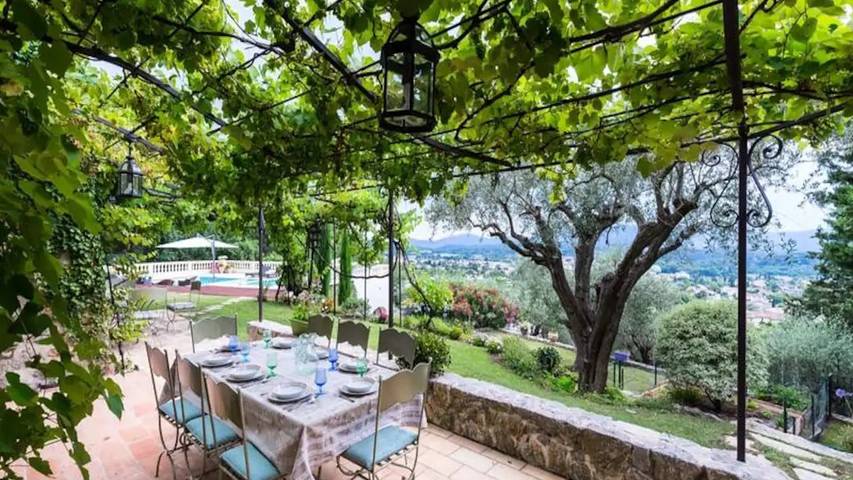 Gîte pour 19 personnes, avec Balcon et Terrasse ainsi que Jardin et Piscine à Mouans-Sartoux - 2