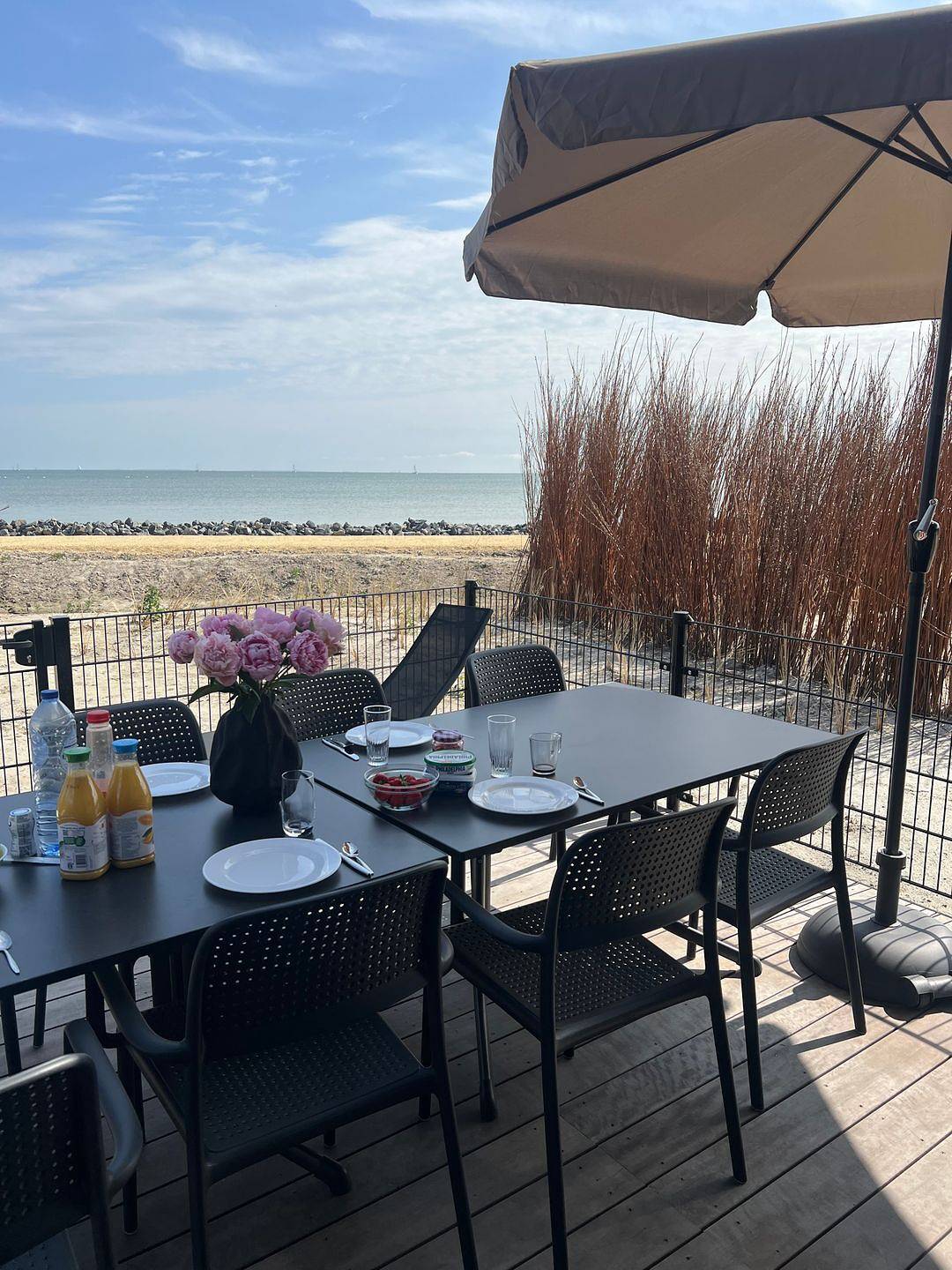 Erste Reihe - mit Zaun - Premium-Beachhouse Strandgut in Enkhuizen, Ijsselmeer