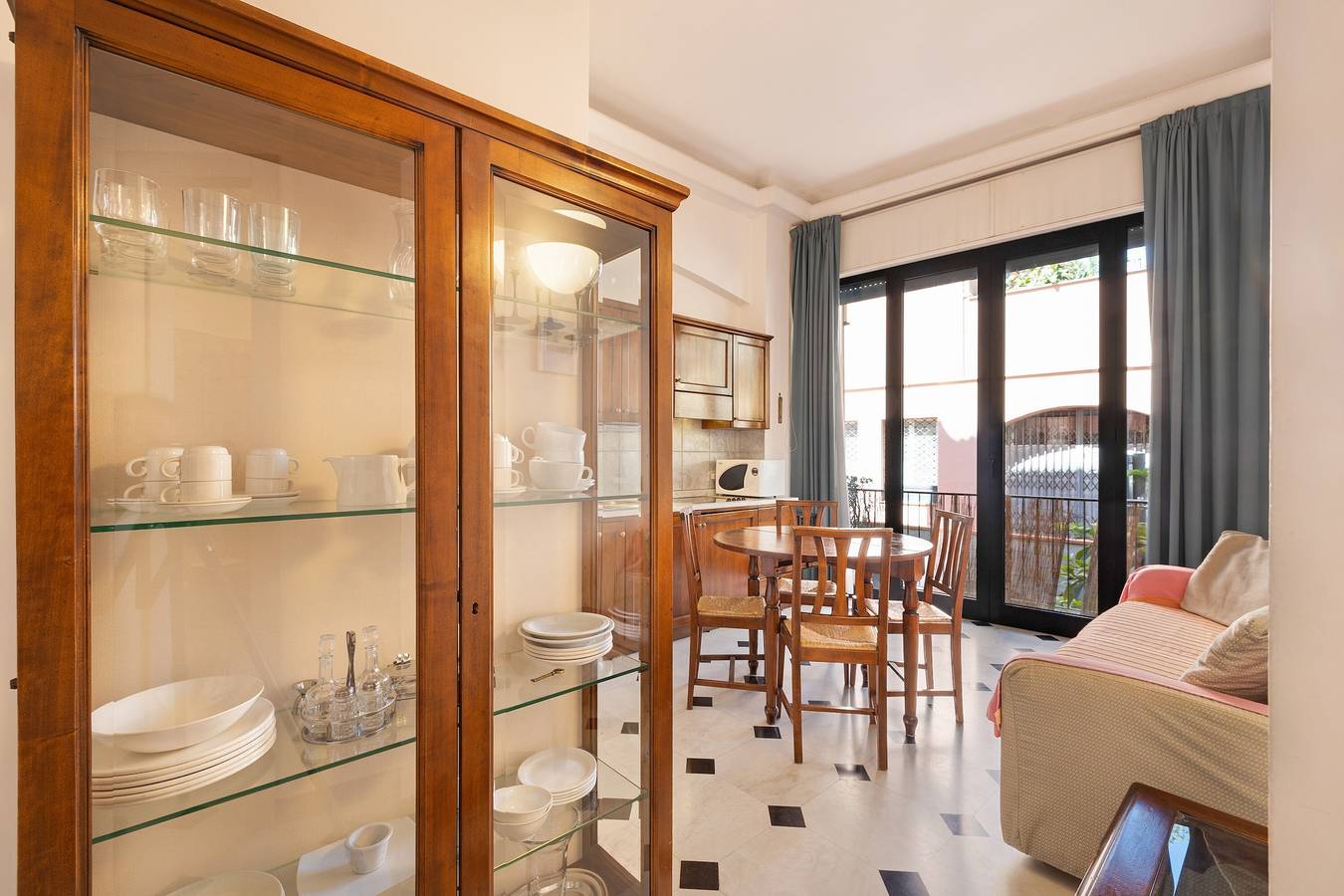Appartamento intero, Appartamento vacanze '5 Mehari' con balcone, aria condizionata e Wi-Fi in Varigotti, Comune di Finale Ligure