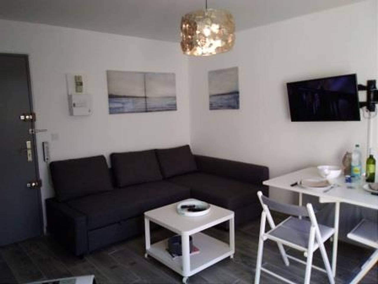 Appartement entier, Gruissan - Studio rénové climatisé 2/3 pers, parking sécurisé, à 50m de la plage du Grazel in Gruissan (Ville), Gruissan