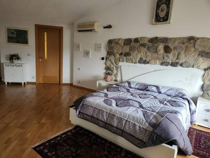 Chambre d’hôte pour 2 personnes, avec vue ainsi que terrasse et jardin