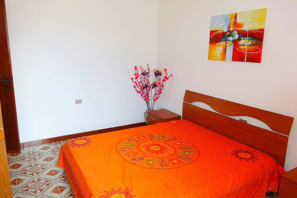 Entire apartment, Apartment from 3 to 6 places at 220 meters sand Lido Marini in Lido Marini, Gulf of Taranto